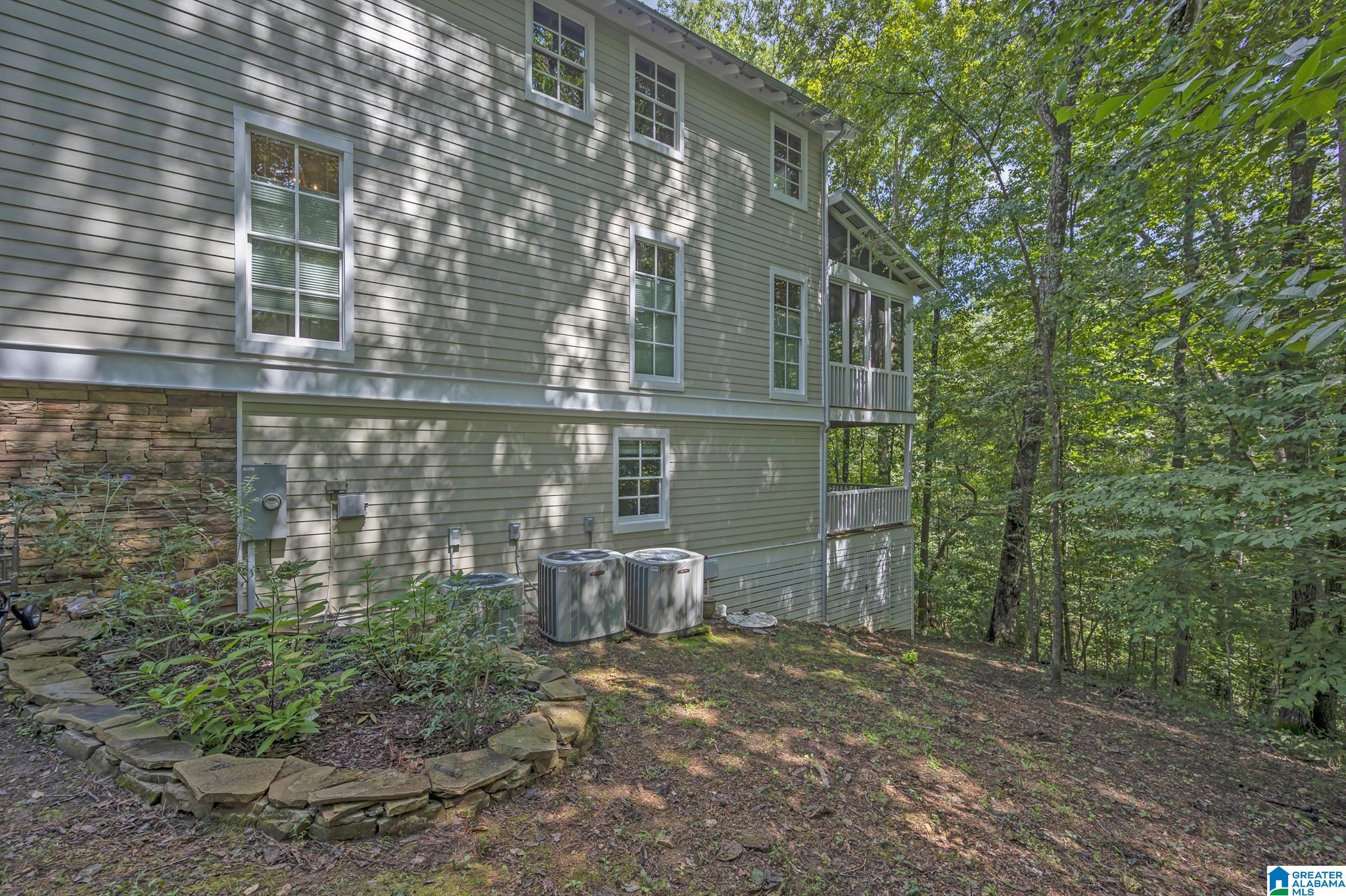 151 Oak Circle Hayden, AL 35079 - Photo 4 of 48