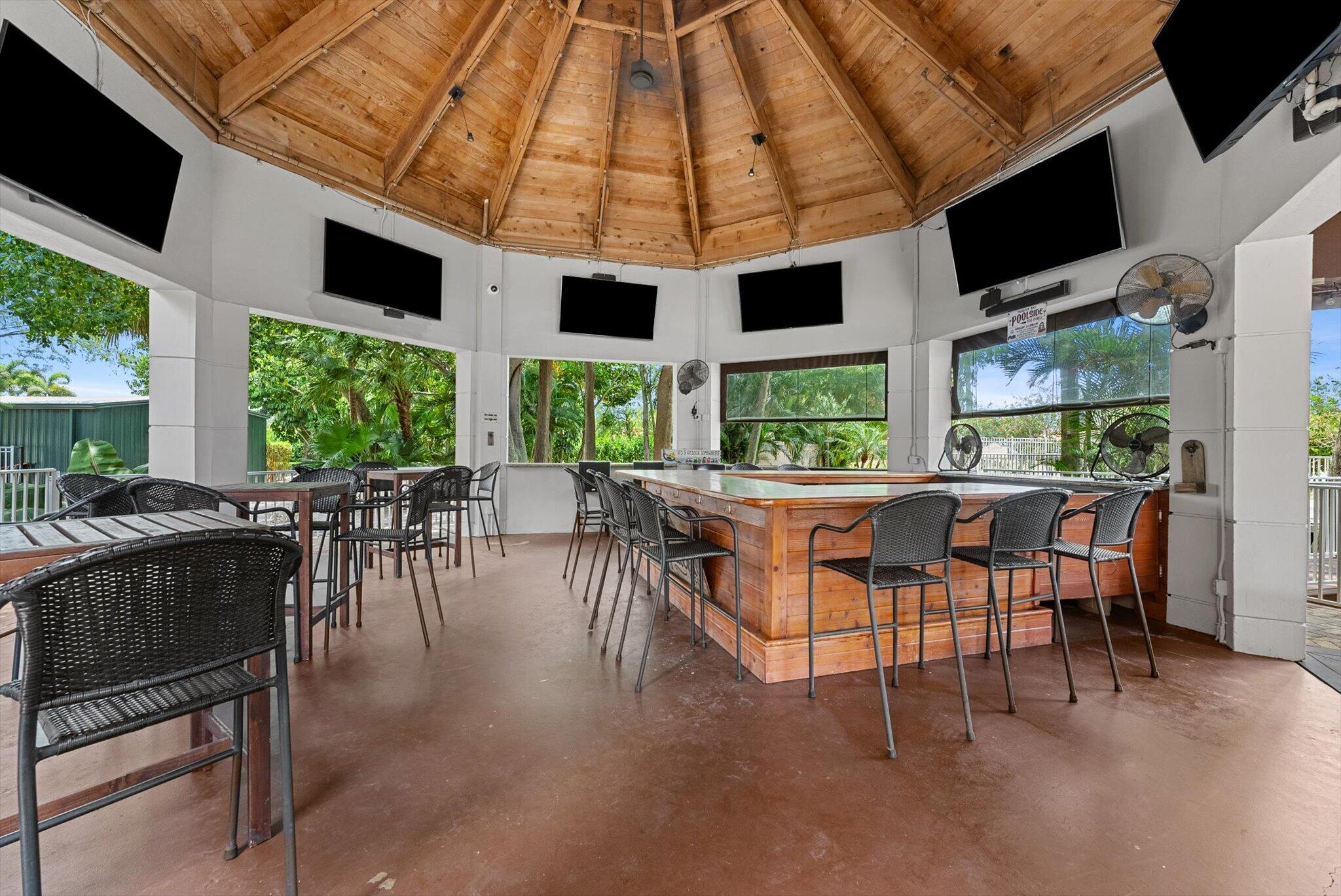 10240 Vía Hibiscus, Unit 4 Boca Raton, FL 33428 - Photo 36 of 45 44-44