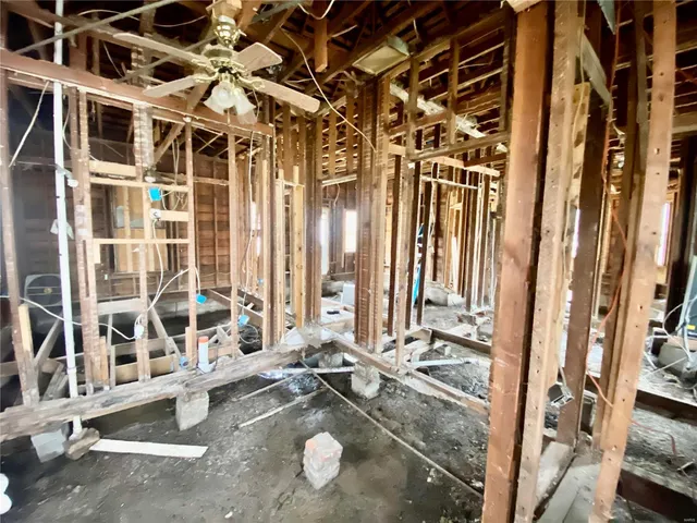 $35,000 | 702 South Broadway Street, Bellflower, MO 63333