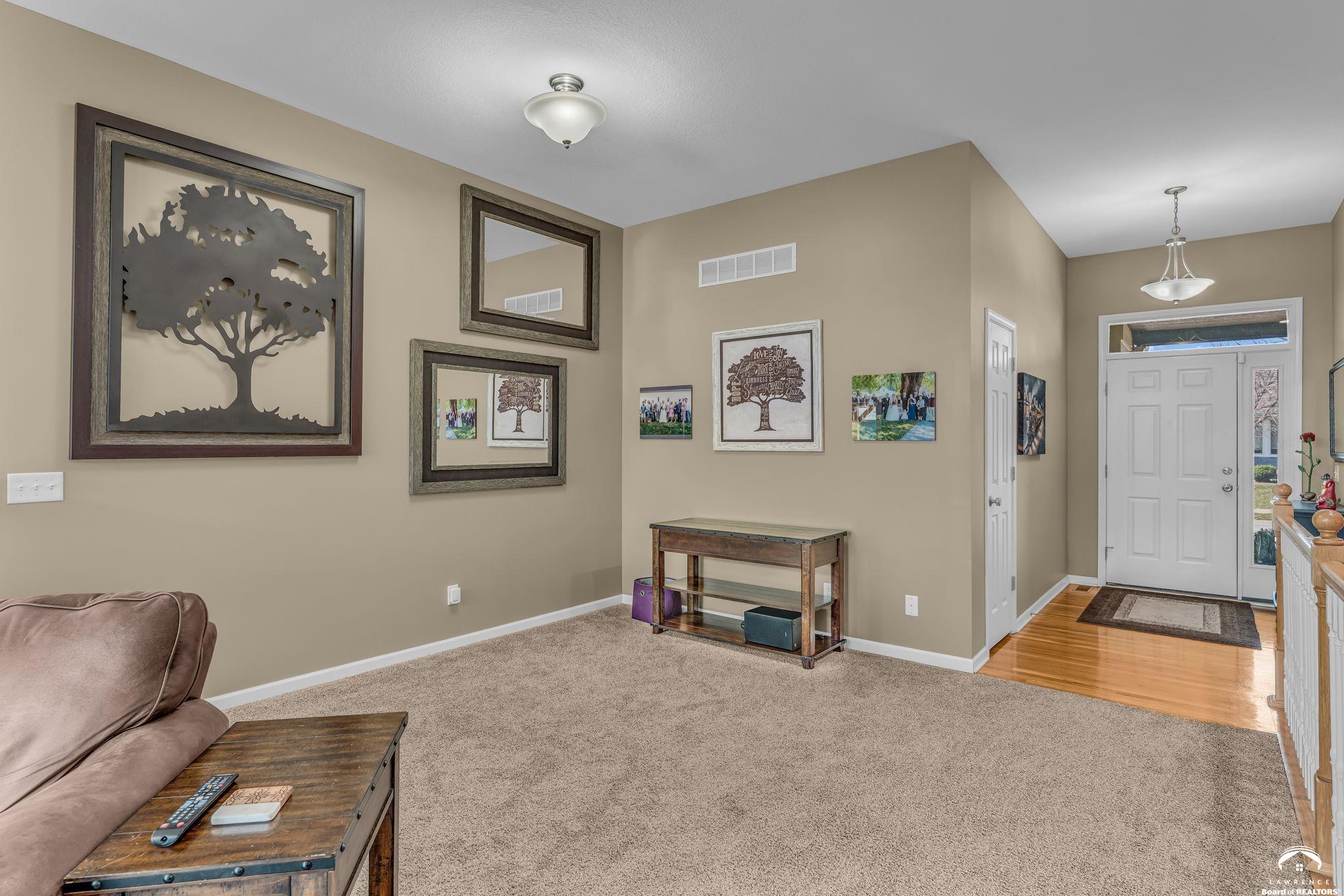 8455 Timber Ridge Drive De Soto, KS 66018 - Photo 15 of 52