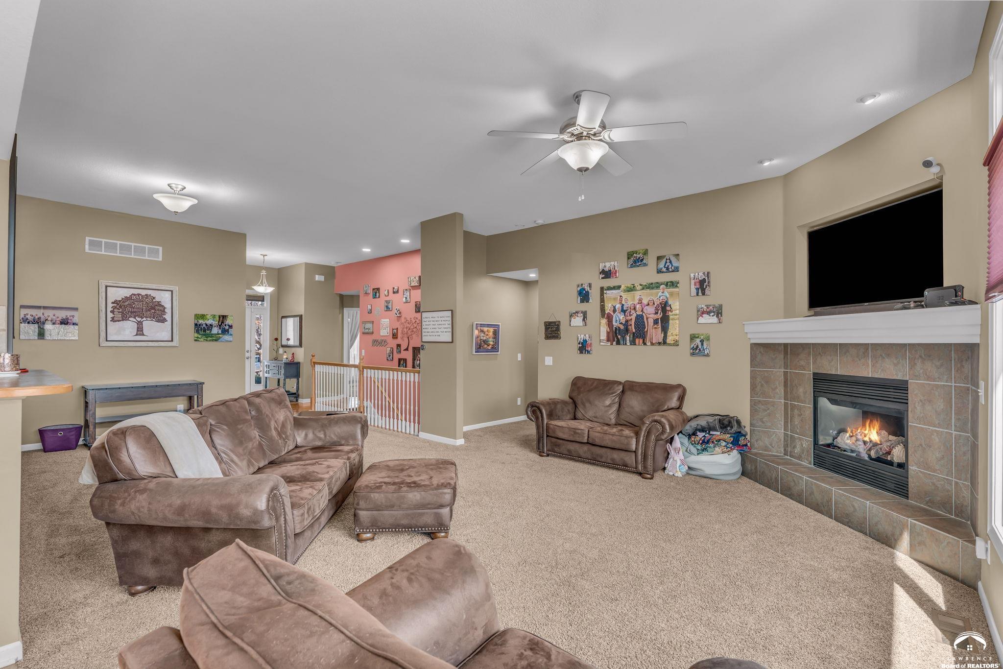 8455 Timber Ridge Drive De Soto, KS 66018 - Photo 17 of 52