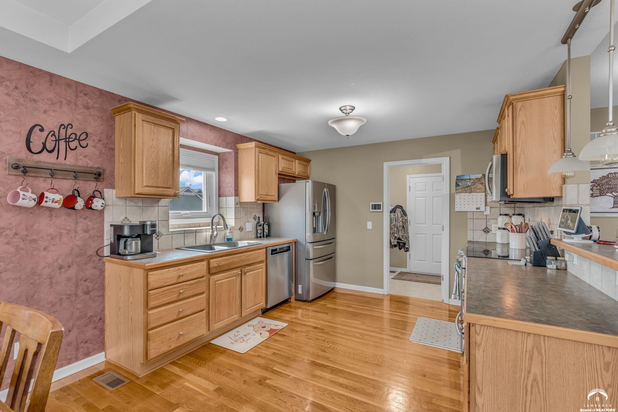 8455 Timber Ridge Drive De Soto, KS 66018 - Photo 20 of 52