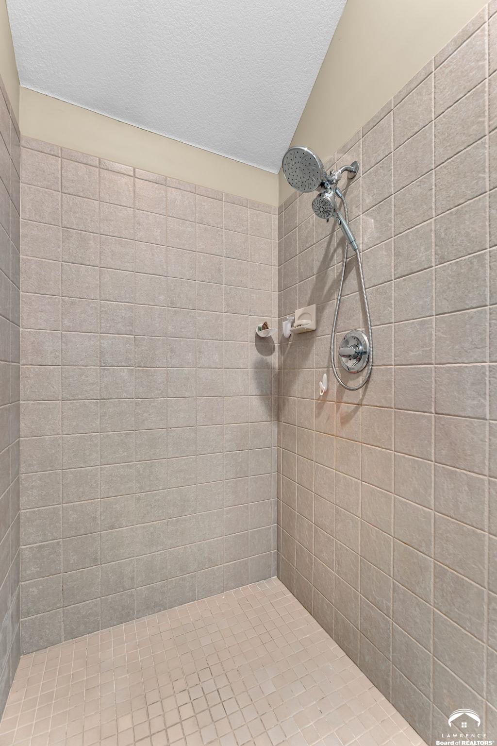 8455 Timber Ridge Drive De Soto, KS 66018 - Photo 30 of 52