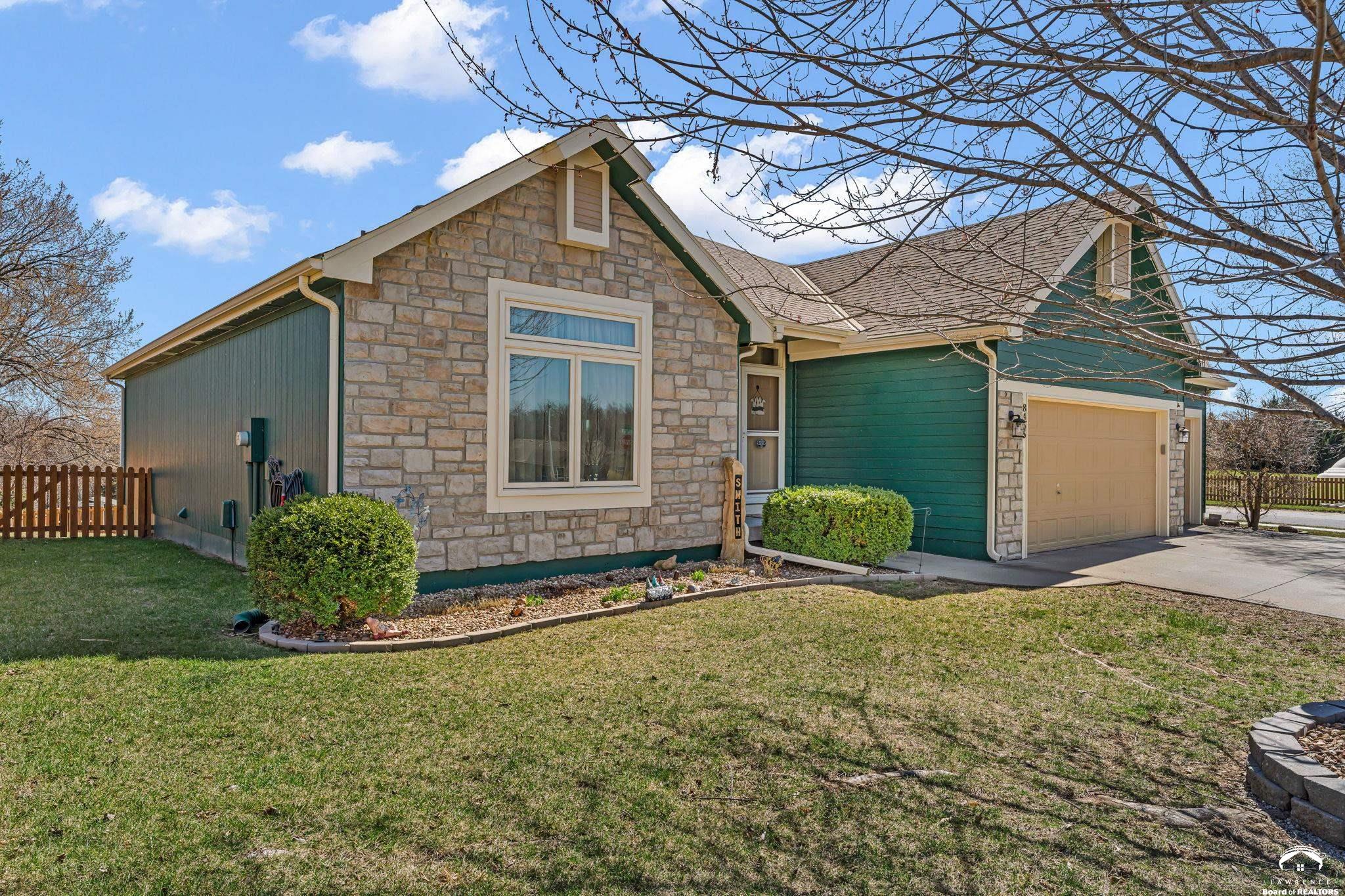 8455 Timber Ridge Drive De Soto, KS 66018 - Photo 3 of 52