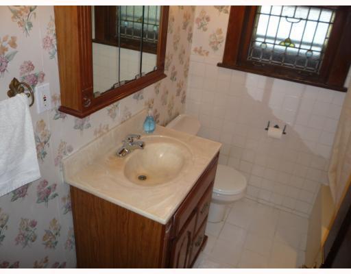 1000 Glass Run Road Baldwin, PA 15236 - Photo 10 of 18 1st Floor Plan. 1st floor full bath