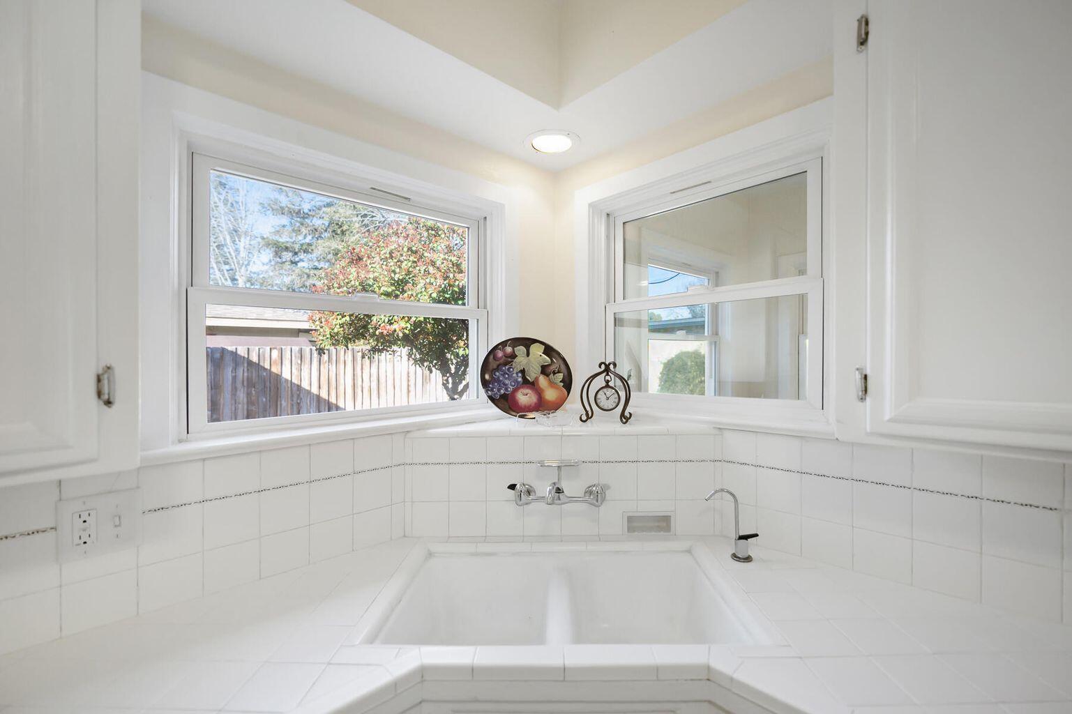 327 Channing Way Exeter, CA 93221 - Photo 19 of 48 20220303172529018423000000-o