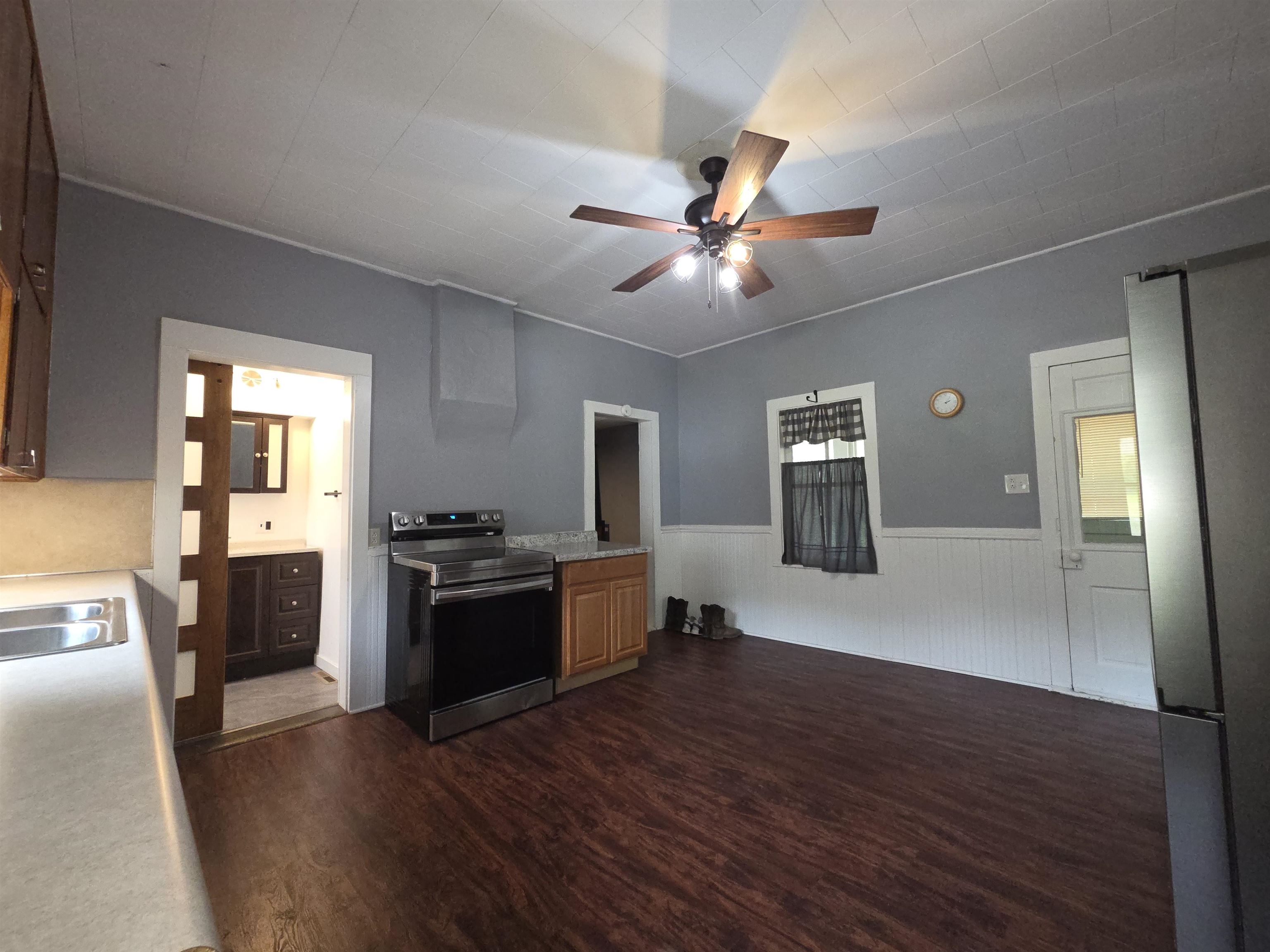 305 William Street Avoca, WI 53506 - Photo 23 of 38