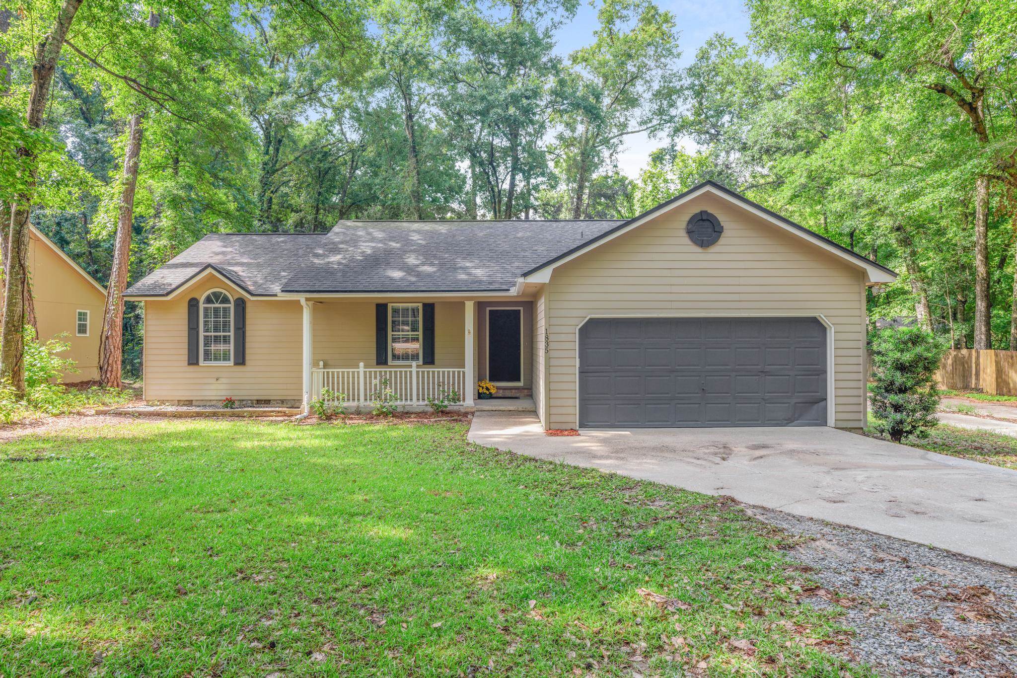 1835 Folkstone Road Tallahassee, FL 32312 - Photo 3 of 37