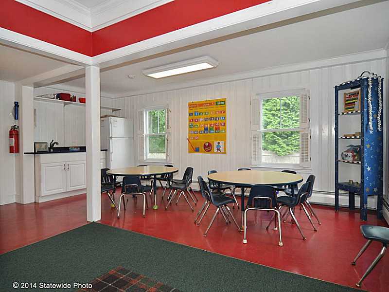136 County Road Barrington, RI 02806 - Photo 3 of 24 View.