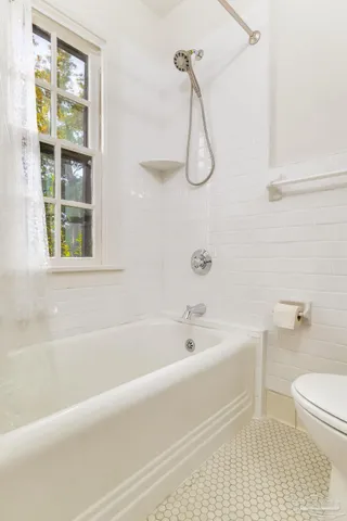 $1,850 | 1515 East Lakeview Avenue, Unit D, Pensacola, FL 32503