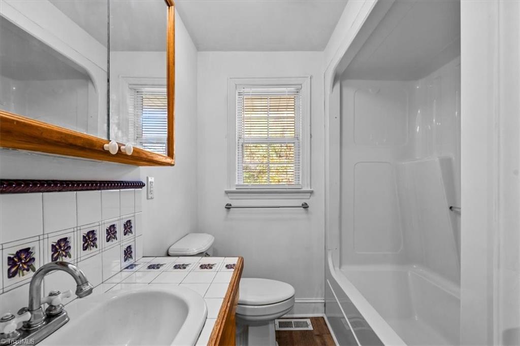 855 Blackberry Road Thomasville, NC 27360 - Photo 24 of 35