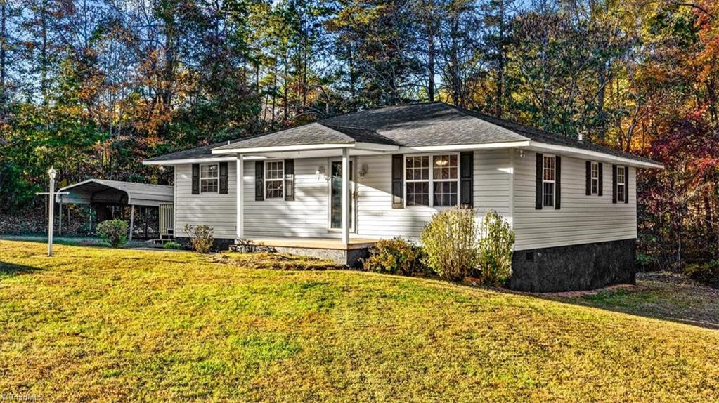 855 Blackberry Road Thomasville, NC 27360 - Photo 4 of 35