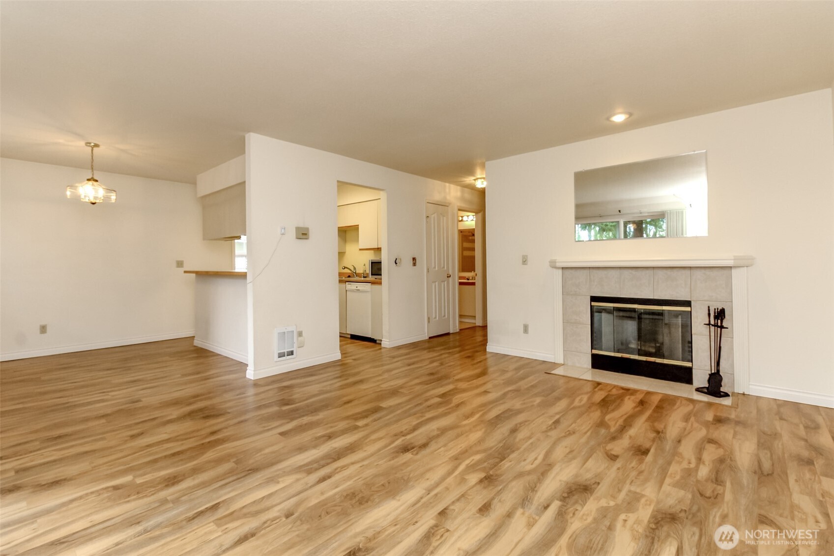 1830 South 336th Street, Unit C102 Federal Way, WA 98003 - Photo 5 of 23