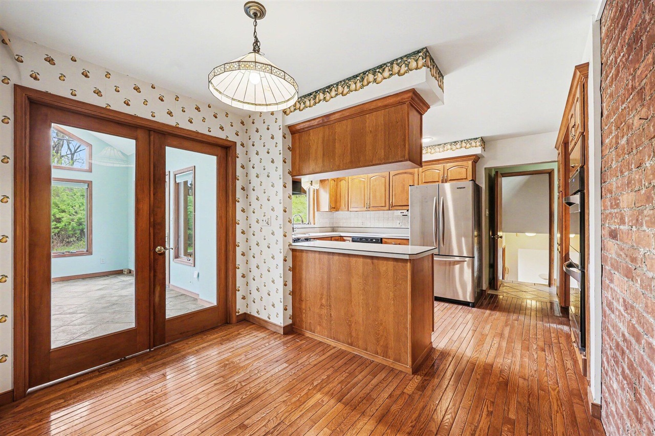 6595 Napier Road Plymouth, MI 48170 - Photo 11 of 36