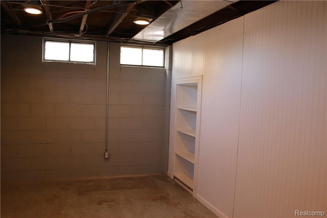 376 Davis Lake Road Lapeer, MI 48446 - Photo 21 of 25 More Electrical and Can Lights