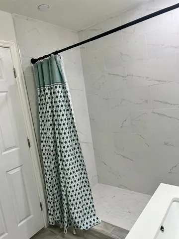 $320,000 | 1858 Southeast Lake Weir Avenue, Ocala, FL 34471