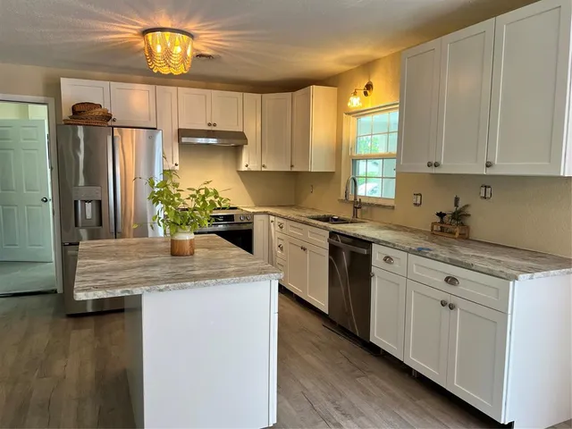 $320,000 | 1858 Southeast Lake Weir Avenue, Ocala, FL 34471