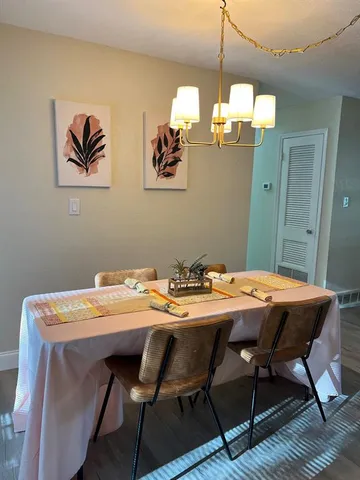 $320,000 | 1858 Southeast Lake Weir Avenue, Ocala, FL 34471