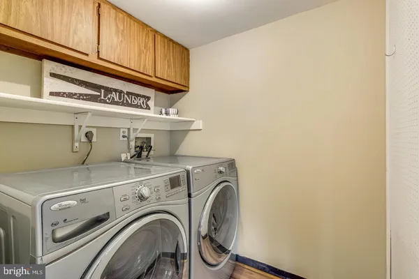 $275,000 | 9720 Kingsbridge Drive, Unit 201, Fairfax, VA 22031
