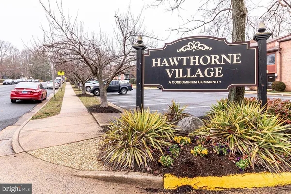 $275,000 | 9720 Kingsbridge Drive, Unit 201, Fairfax, VA 22031