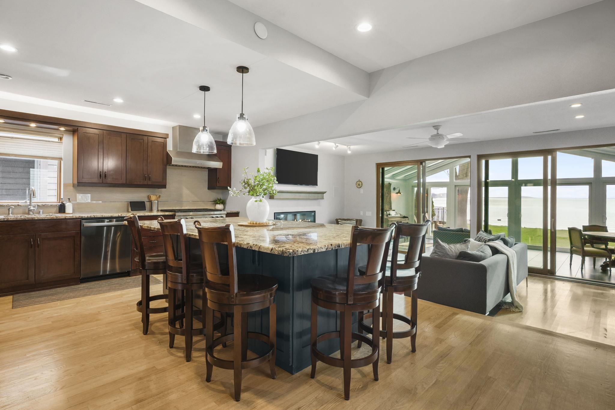 2529 Middleton Beach Road Middleton, WI 53562 - Photo 12 of 45