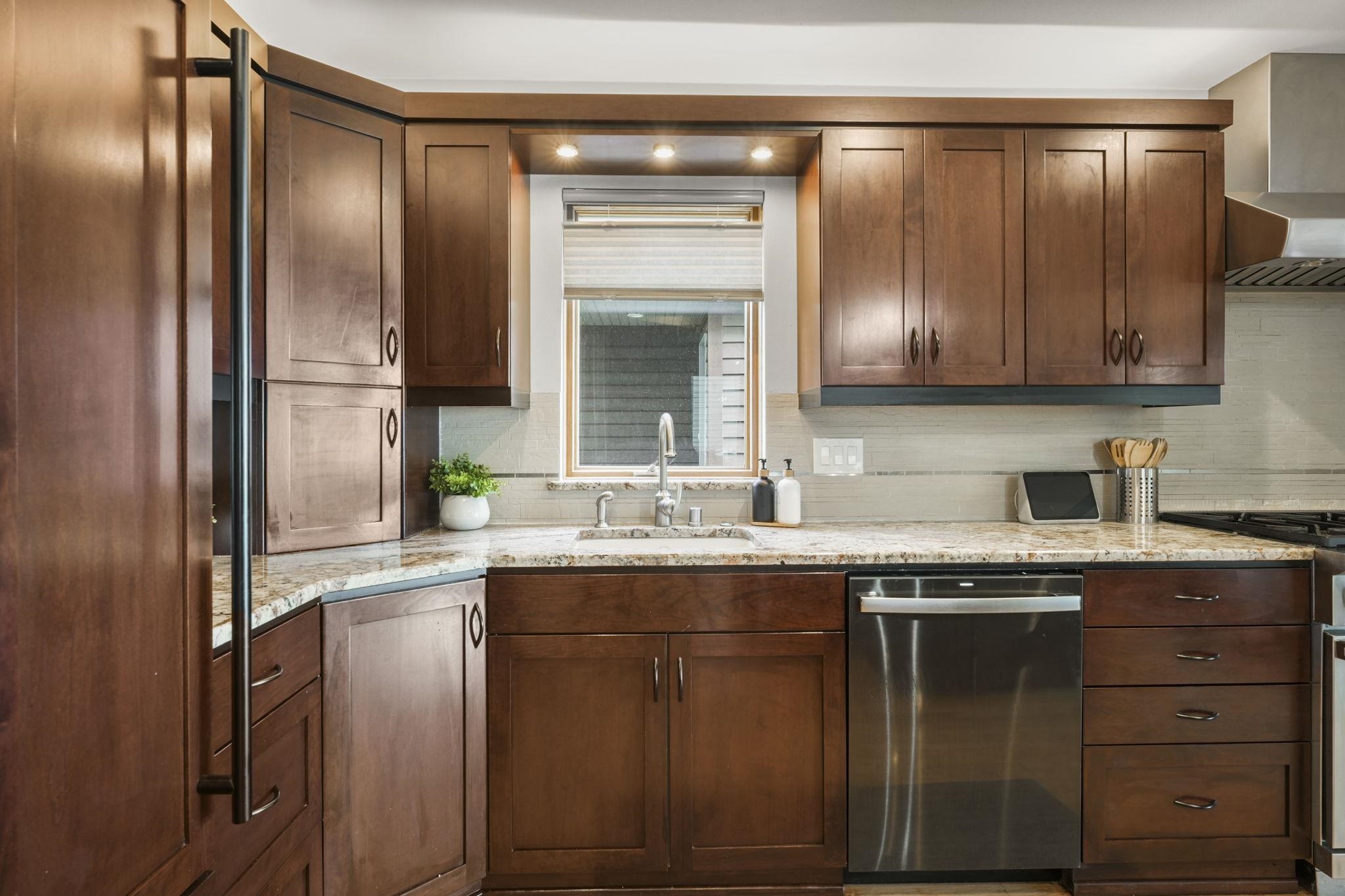 2529 Middleton Beach Road Middleton, WI 53562 - Photo 15 of 45