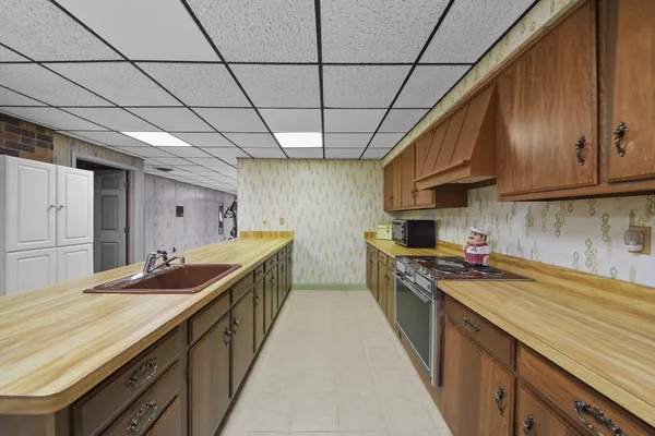 $739,000 | 1111 North Lake Pleasant Road, Hillsdale, MI 49242
