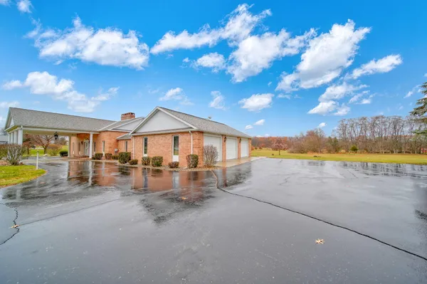 $739,000 | 1111 North Lake Pleasant Road, Hillsdale, MI 49242