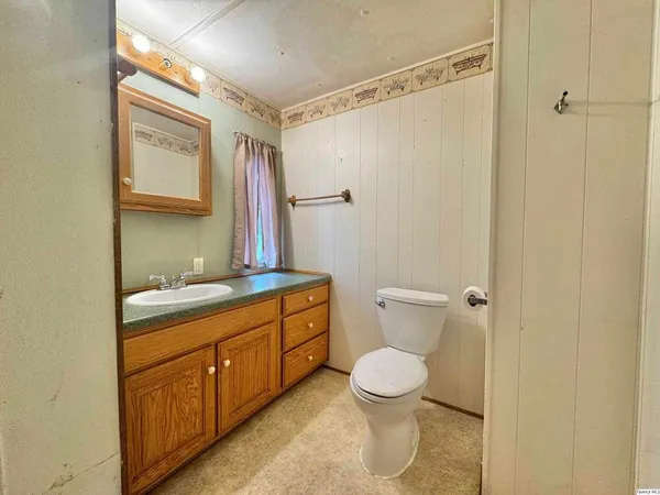 $72,000 | 355 Bainbridge Street, Barry, IL 62312