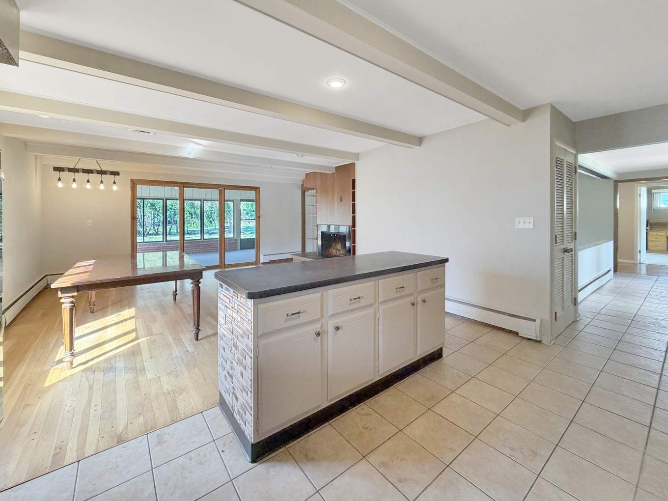 1318 Ridgefield Road Freeport, IL 61032 - Photo 14 of 46