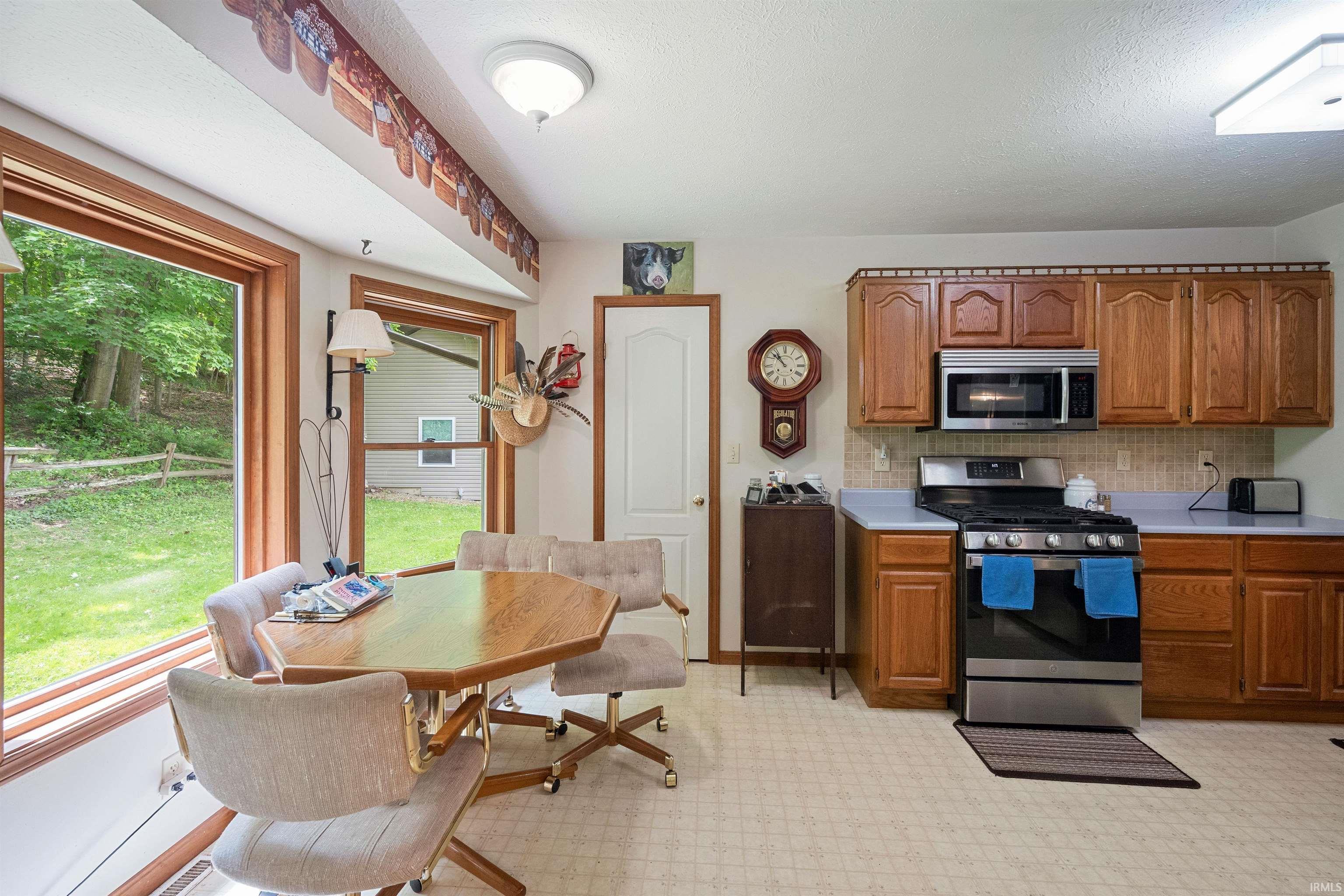3915 West River Road Peru, IN 46970 - Photo 12 of 36
