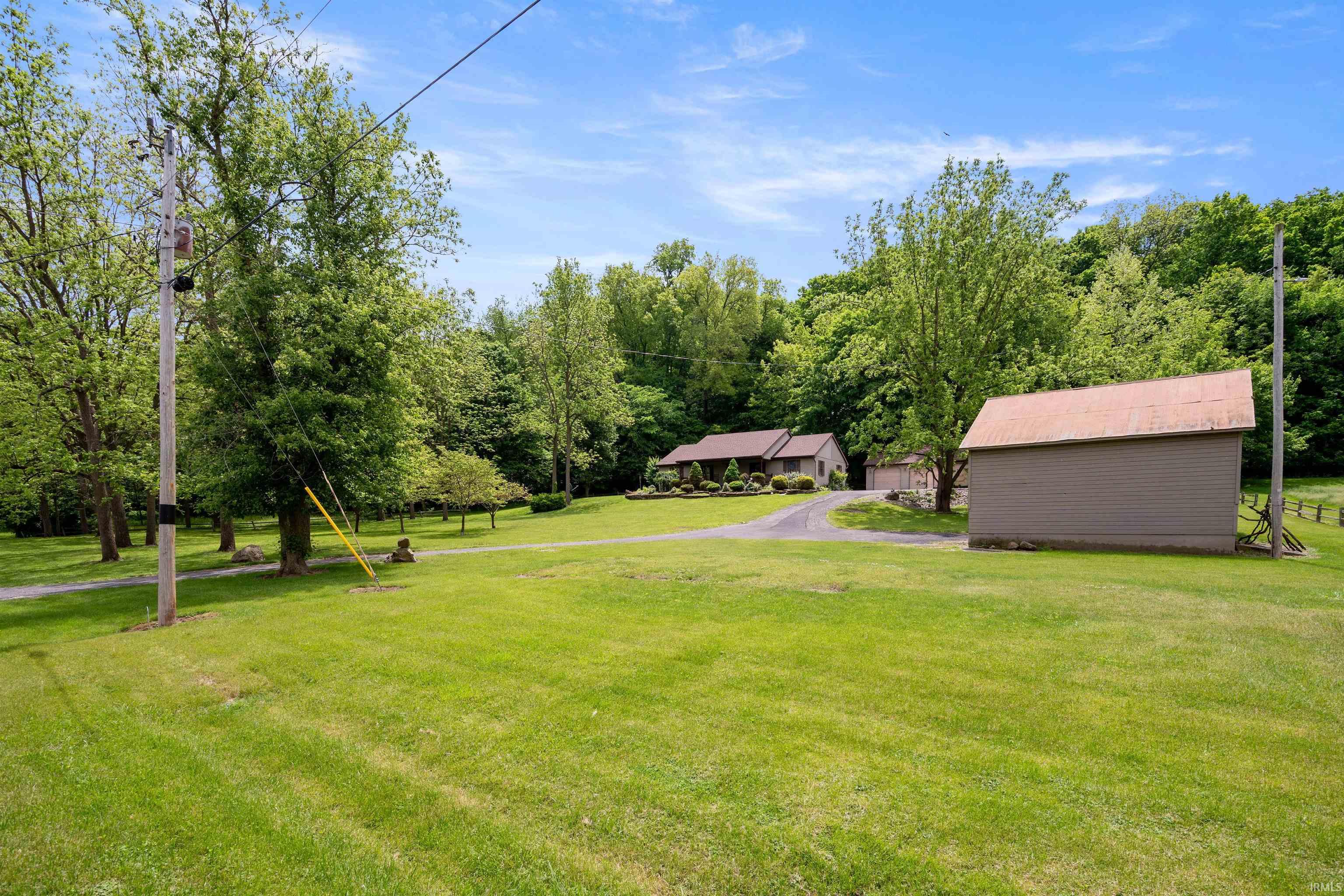3915 West River Road Peru, IN 46970 - Photo 4 of 36