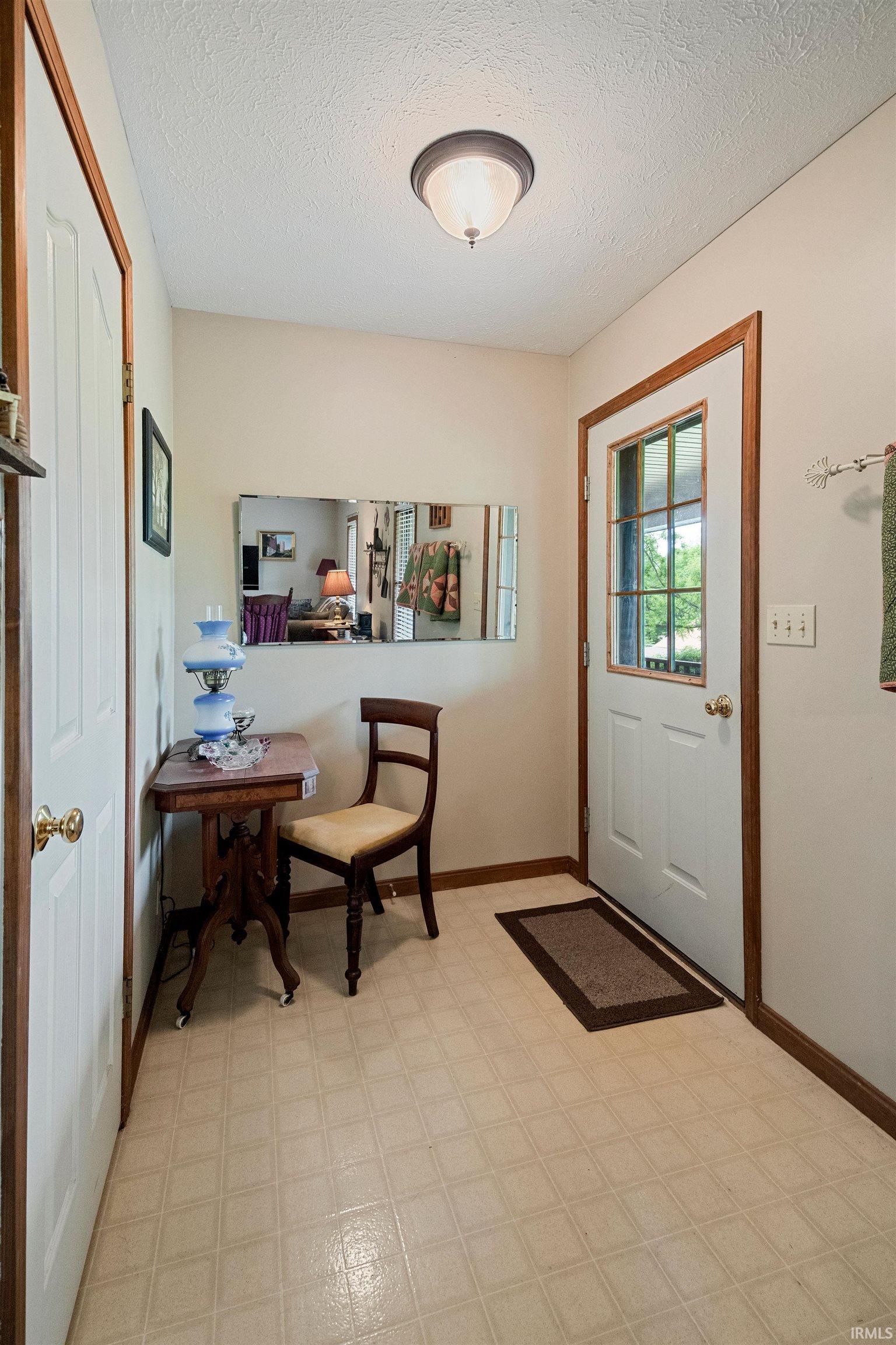 3915 West River Road Peru, IN 46970 - Photo 6 of 36
