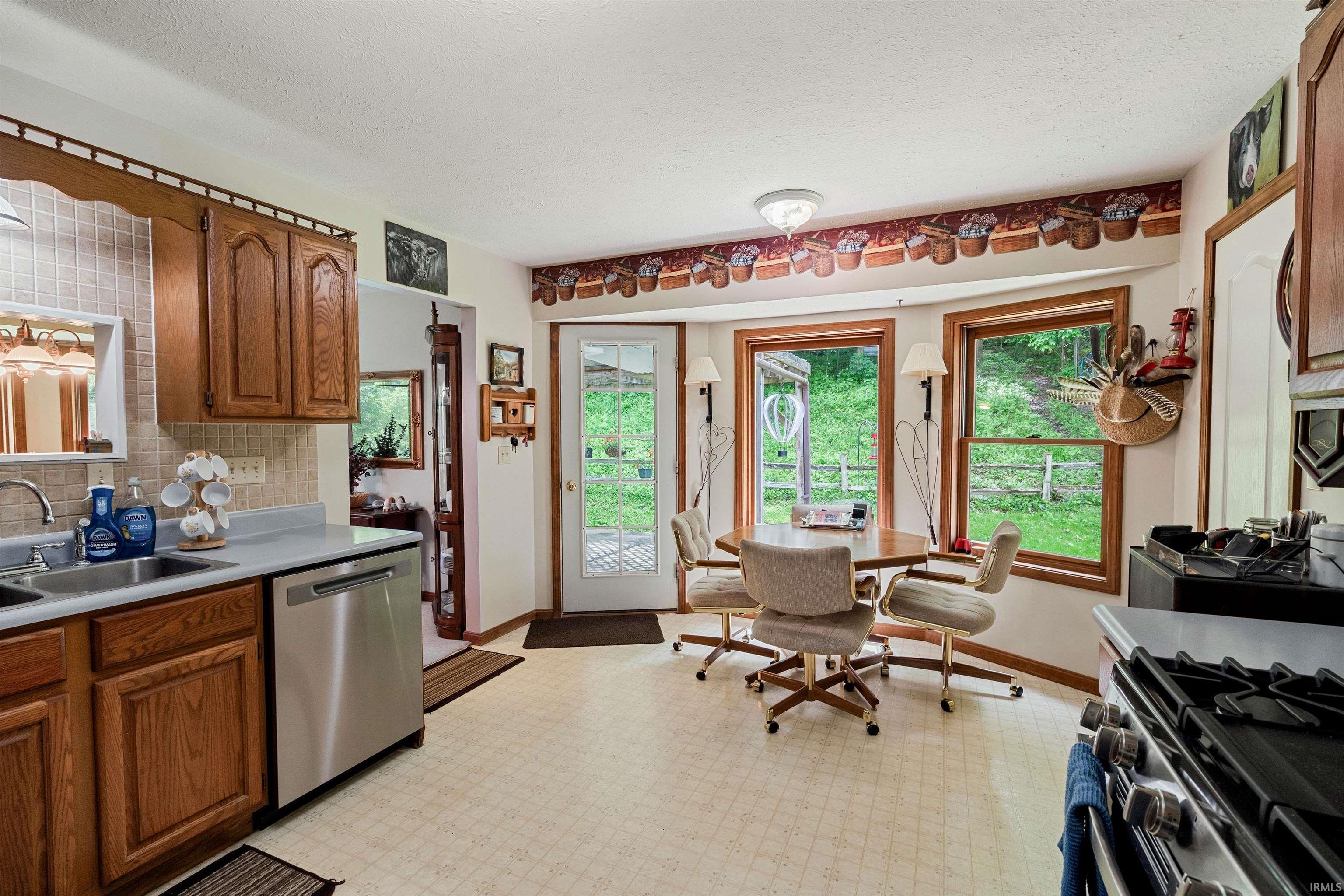 3915 West River Road Peru, IN 46970 - Photo 10 of 36