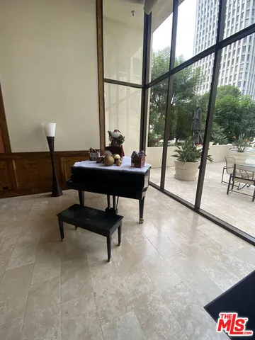 $3,350 | 121 South Hope Street, Unit 102, Los Angeles, CA 90012