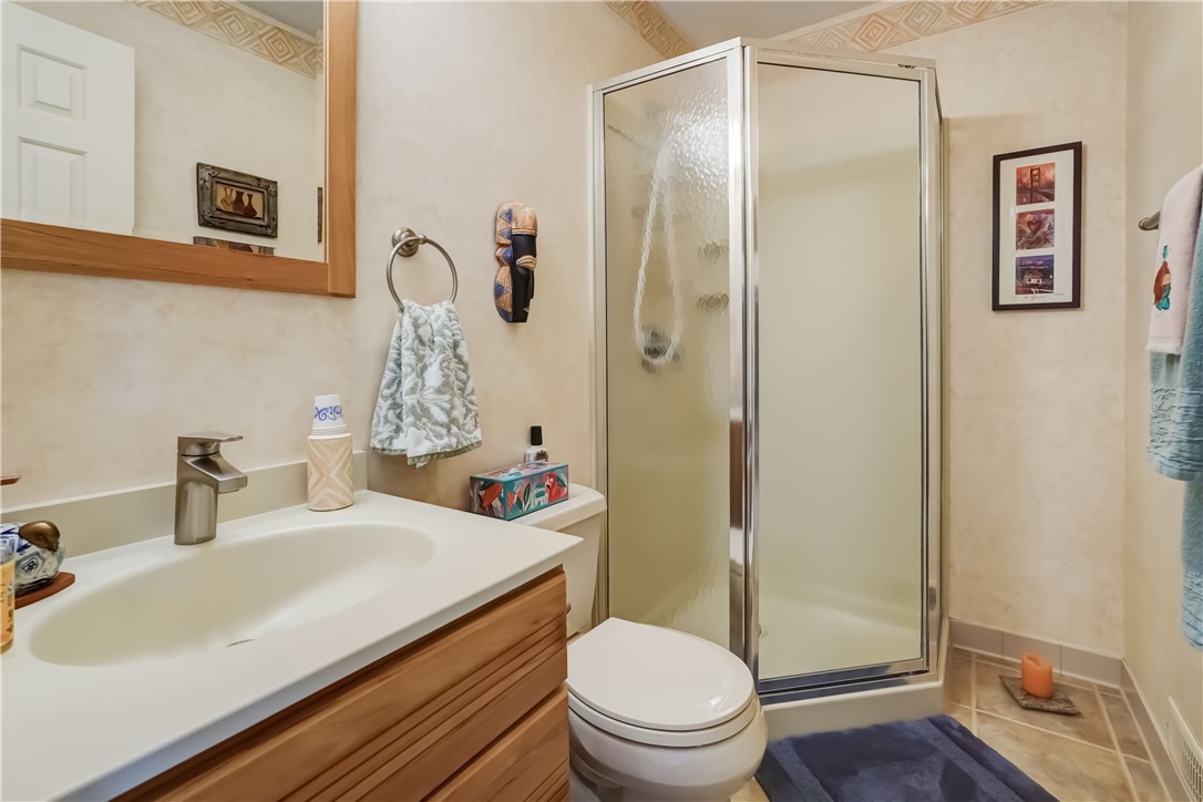 22 Pennicott Circle Penfield, NY 14526 - Photo 27 of 44 1st floor full bath!