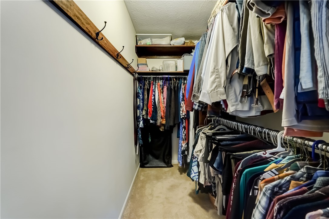 22 Pennicott Circle Penfield, NY 14526 - Photo 33 of 44 Primary walk in closet!