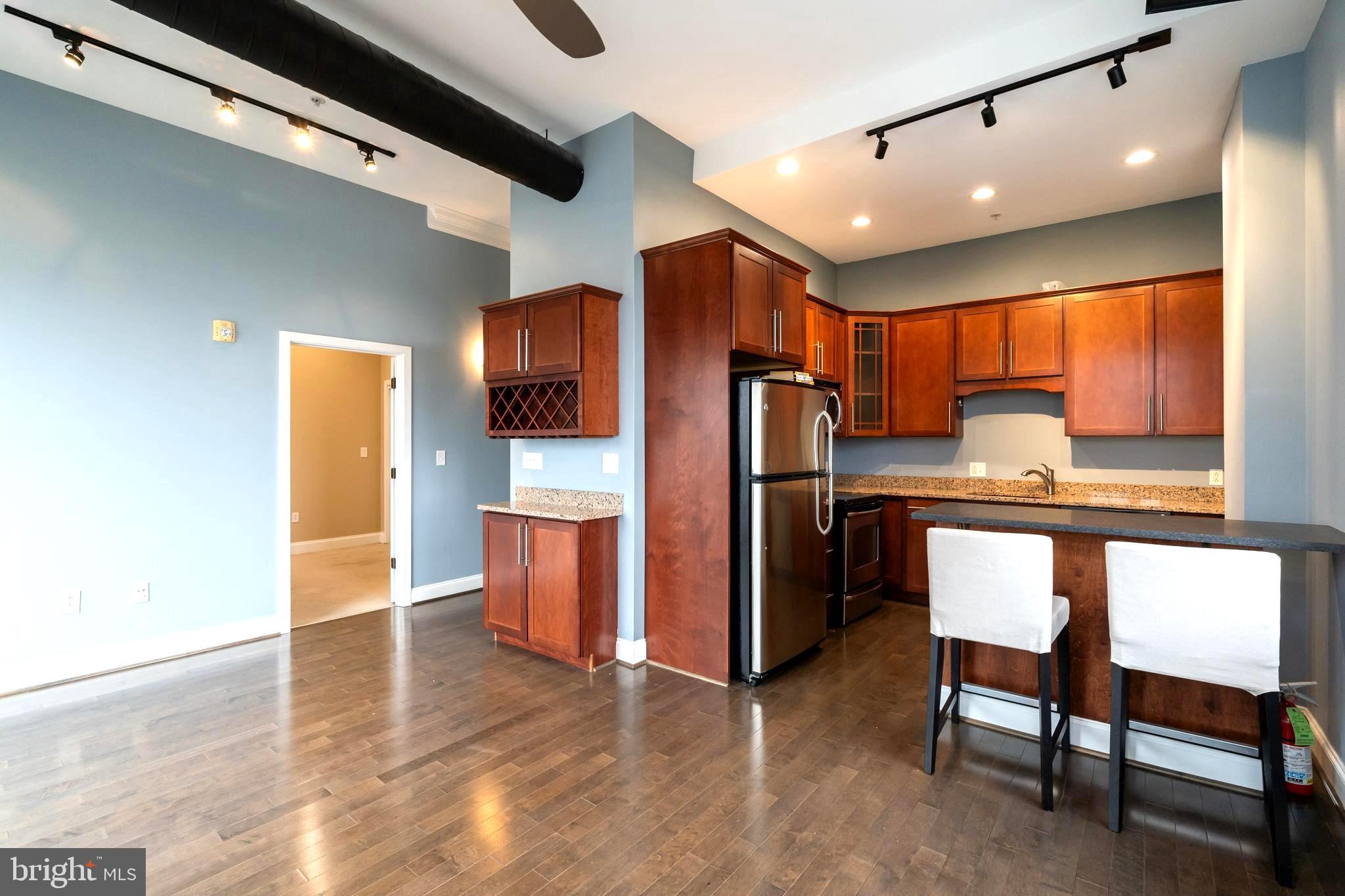 207 Rector Street, Unit 2F Philadelphia, PA 19128 - Photo 4 of 17