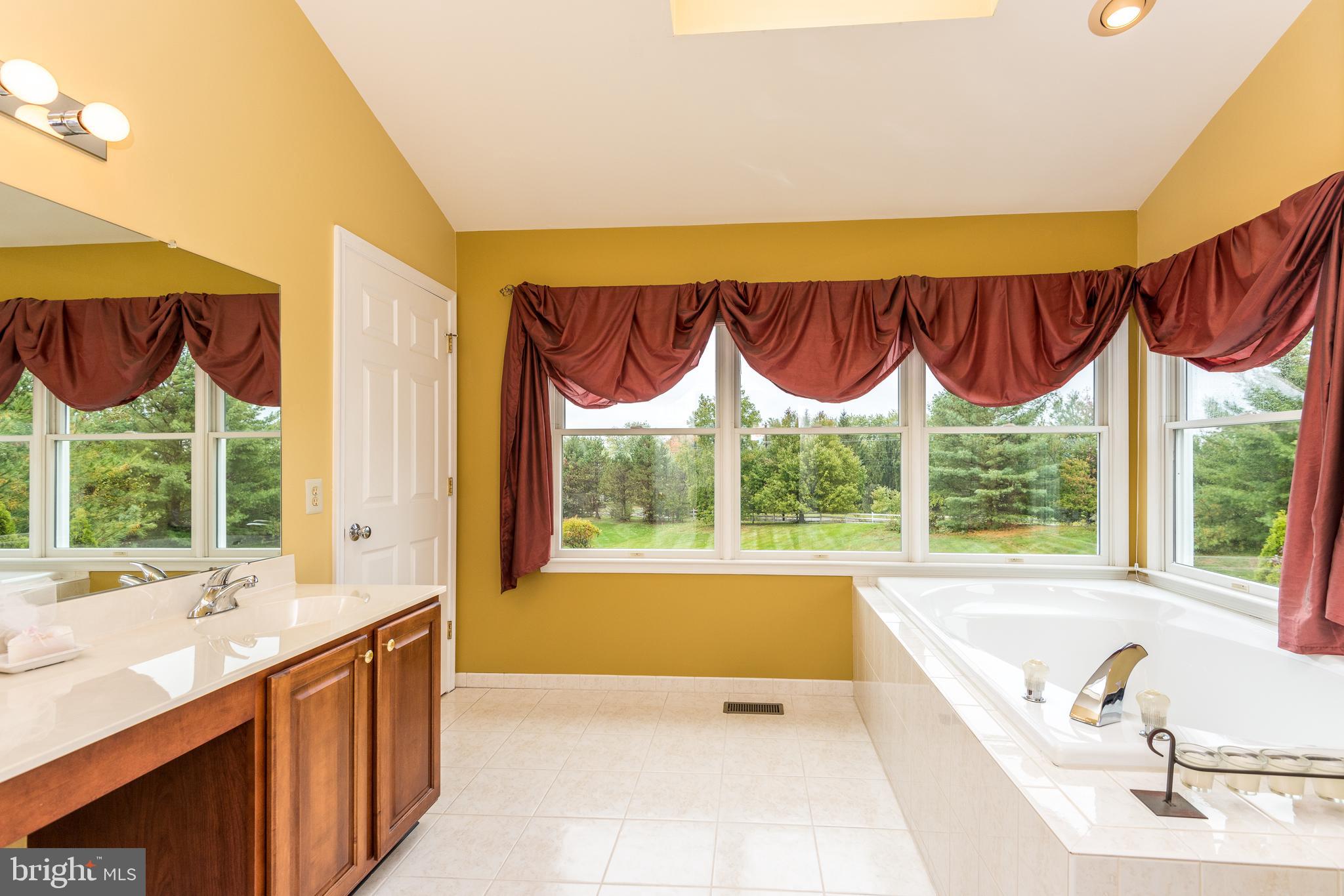 4561 Ridgetop Road Doylestown, PA 18902 - Photo 33 of 39 Gallery Image 33