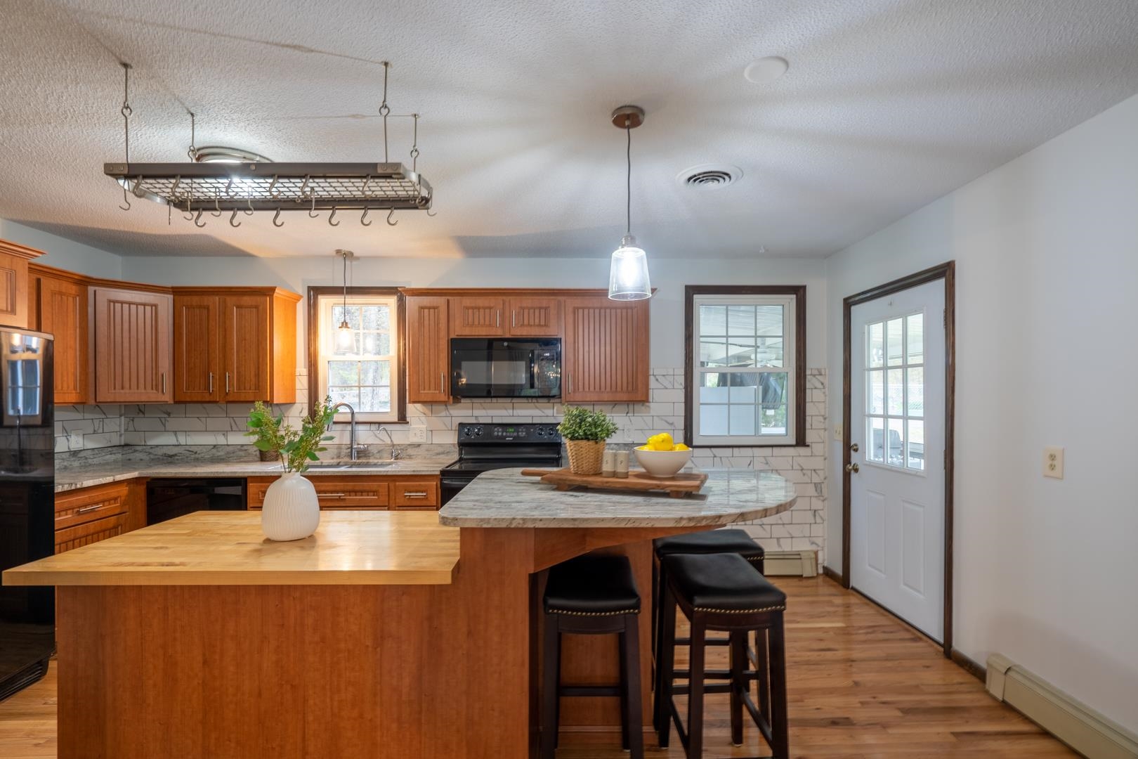 47 Island Pond Road Derry, NH 03038 - Photo 12 of 40
