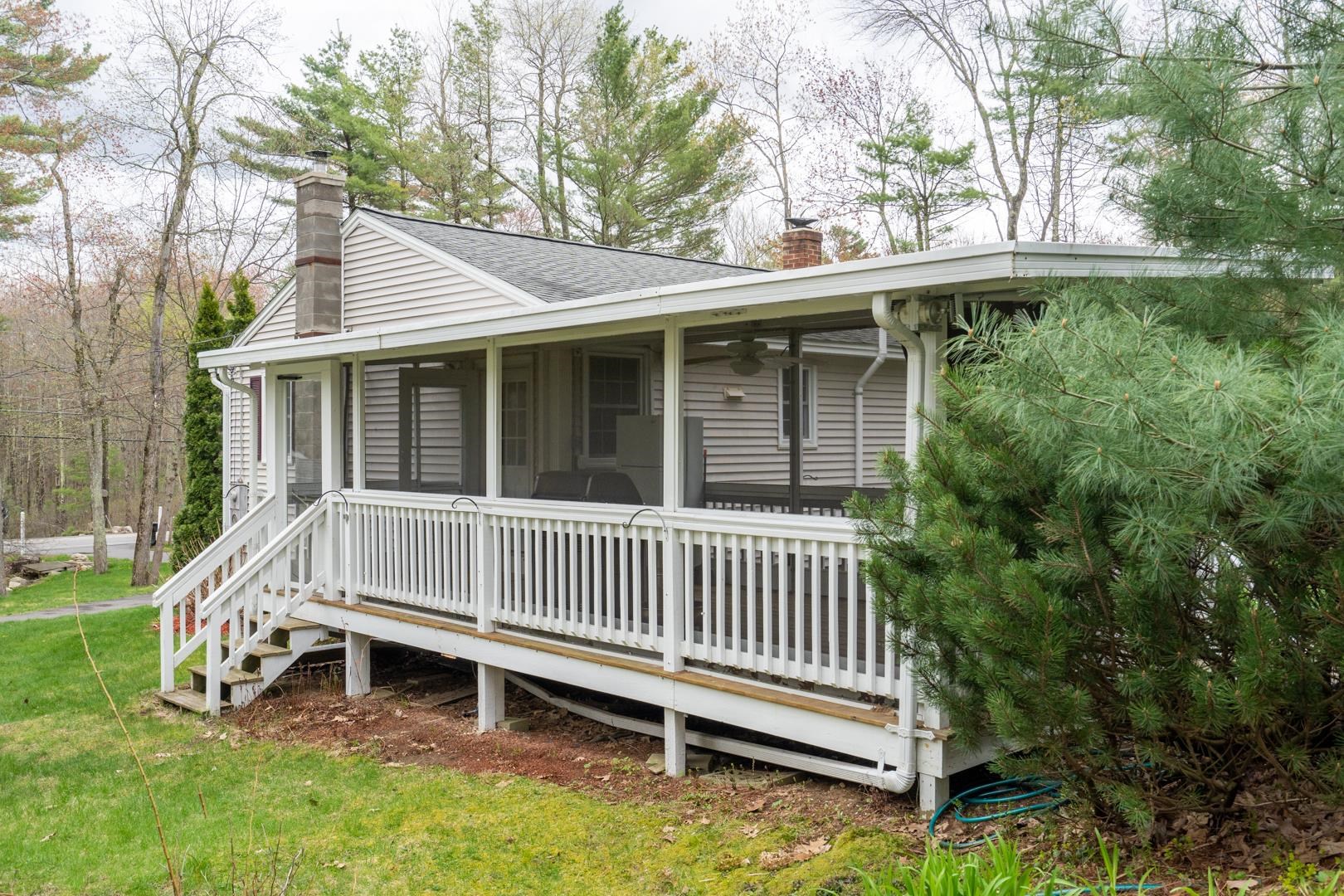47 Island Pond Road Derry, NH 03038 - Photo 4 of 40