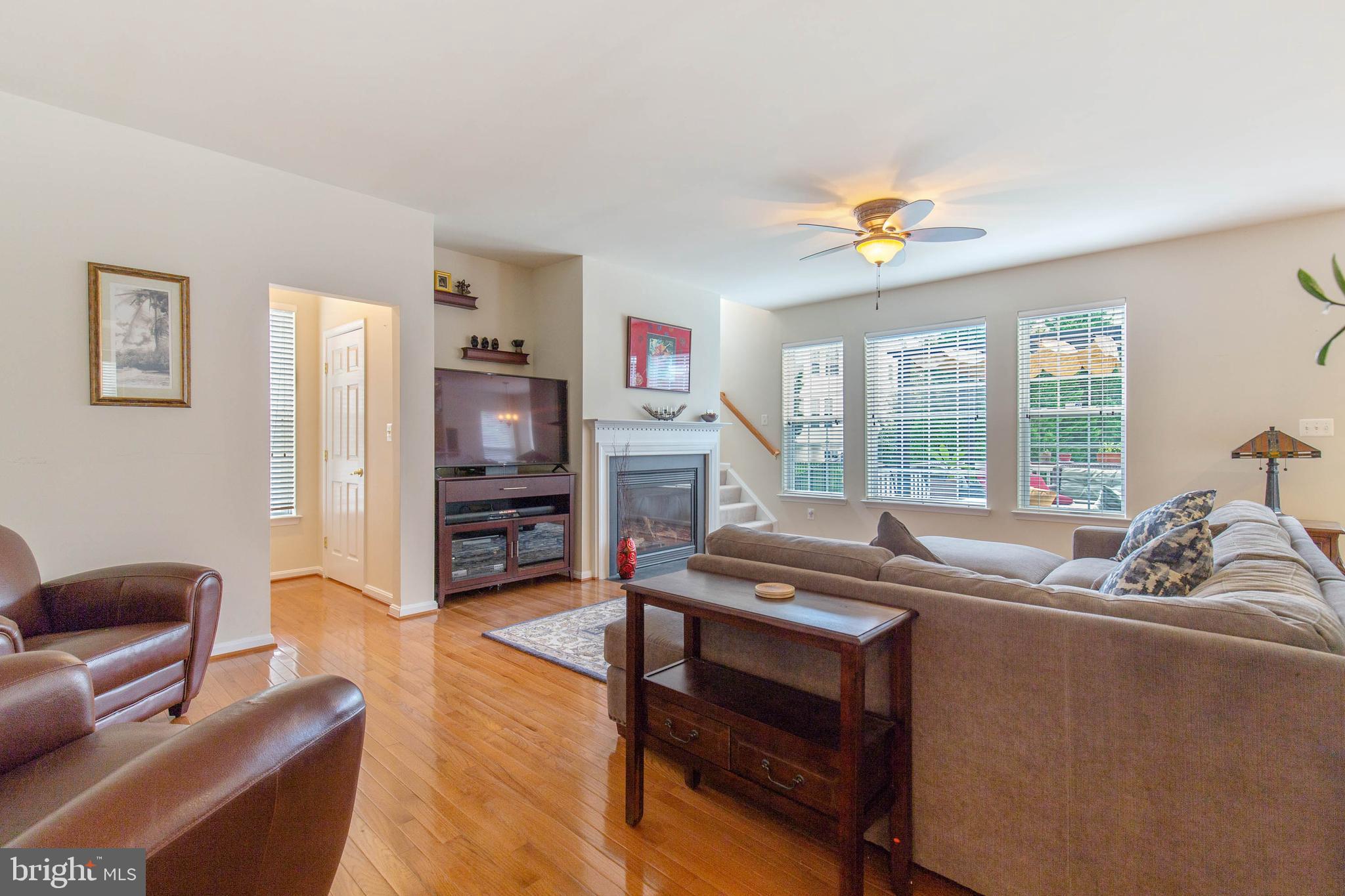 2683 Cast Off Loop Woodbridge, VA 22191 - Photo 4 of 40