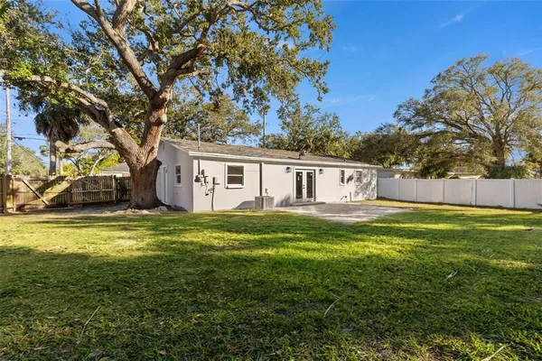 $485,000 | 7301 South West Shore Boulevard, Tampa, FL 33616