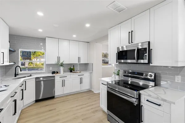 $485,000 | 7301 South West Shore Boulevard, Tampa, FL 33616