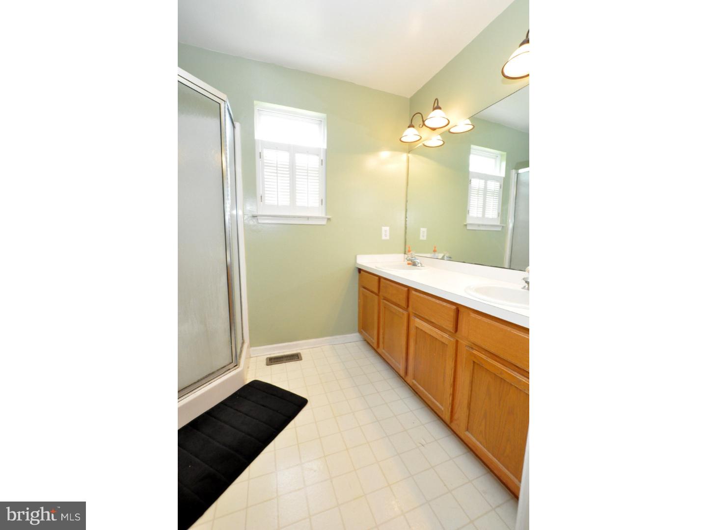305 Main Street Delran, NJ 08075 - Photo 24 of 38 Bathroom