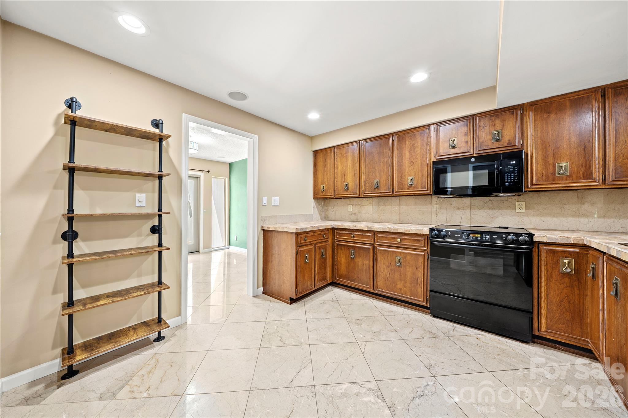 102 Ridgeport Road Clover, SC 29710 - Photo 19 of 41 Gallery Image 19