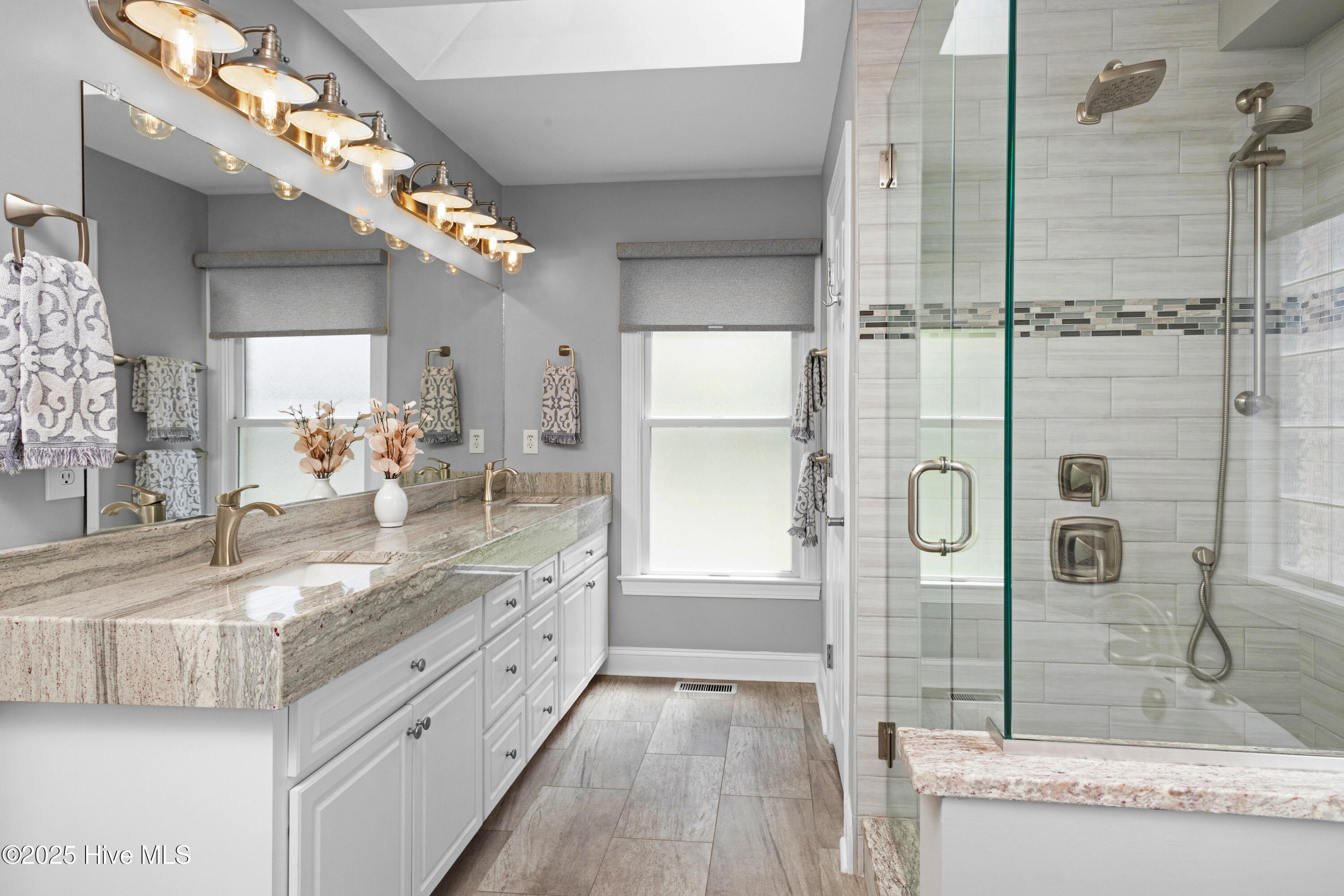203 Nydegg Road New Bern, NC 28562 - Photo 14 of 34 Owners Bathroom