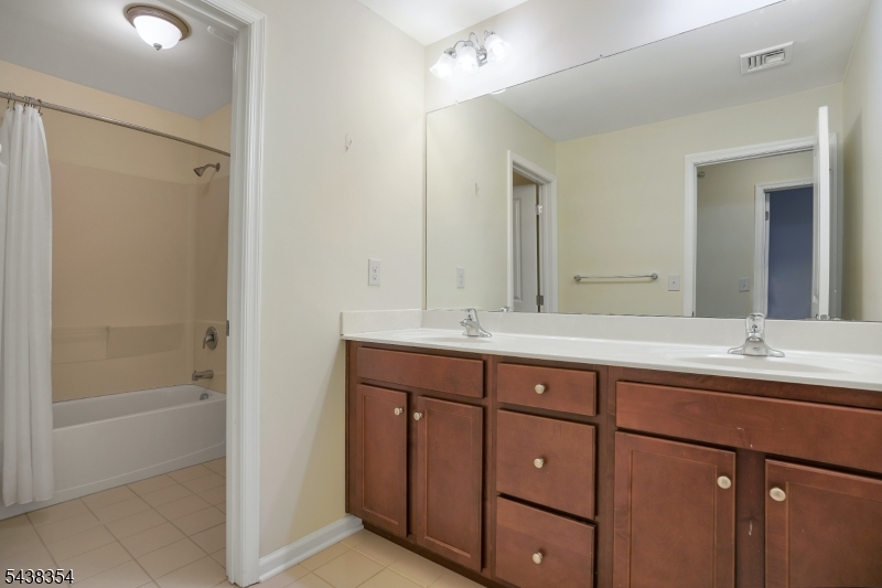 308 Rotando Way Morris Plains, NJ 07950 - Photo 26 of 28