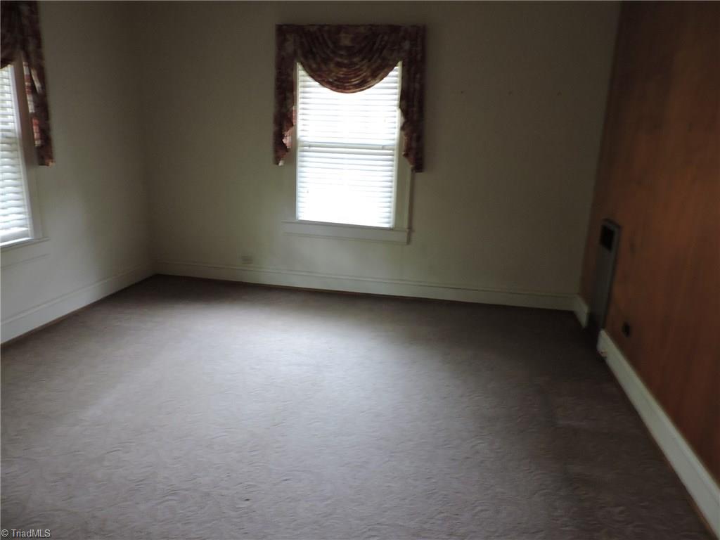 402 Spring Street Thomasville, NC 27360 - Photo 14 of 26 Gallery Image 14