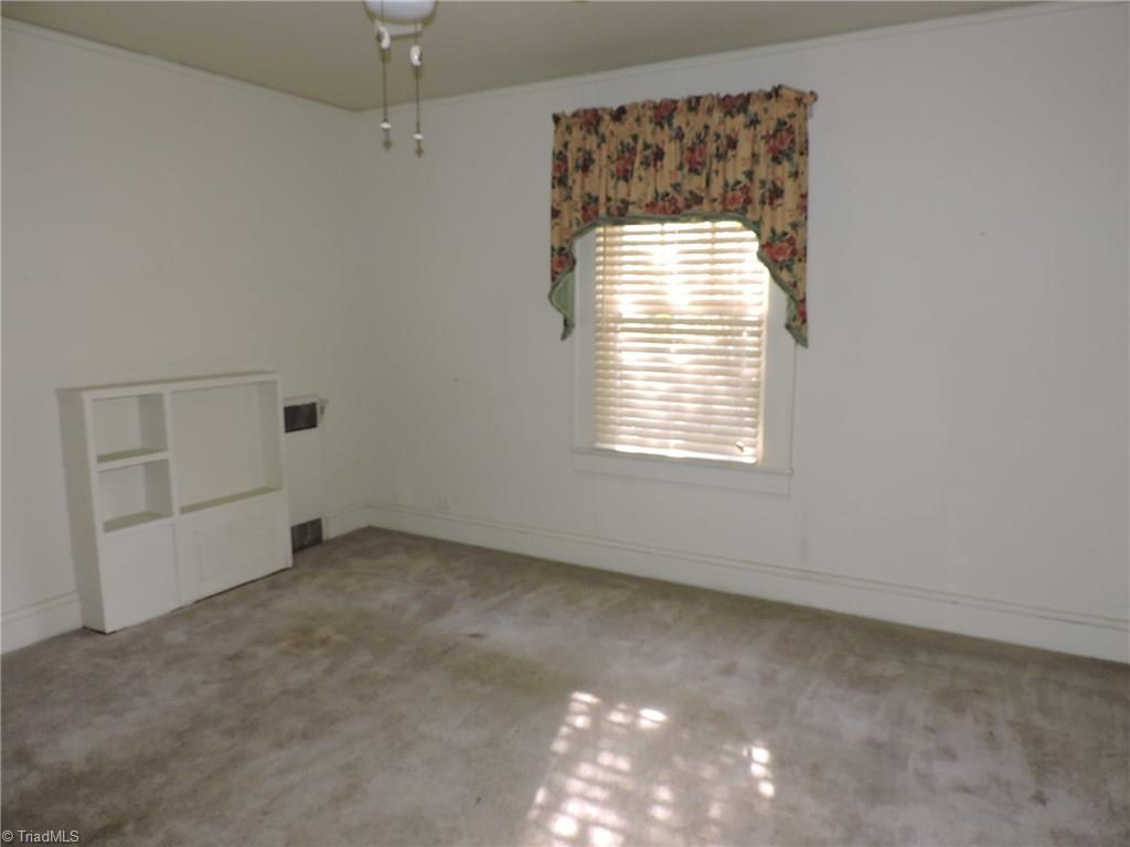 402 Spring Street Thomasville, NC 27360 - Photo 20 of 26 Gallery Image 20